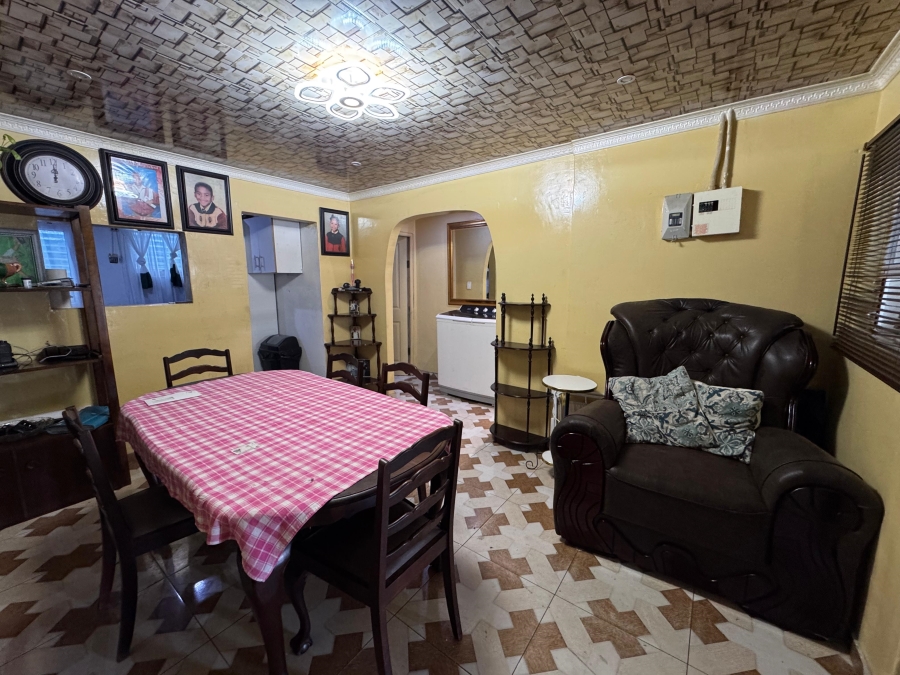 3 Bedroom Property for Sale in Sunset Glen Western Cape